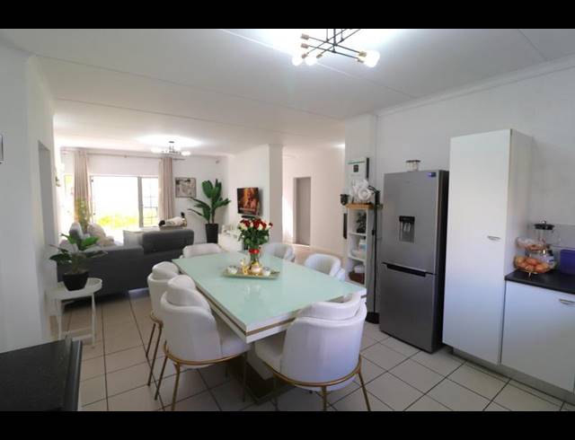 3 BEDROOM APARTMENT FOR SALE IN DOUGLASDALE